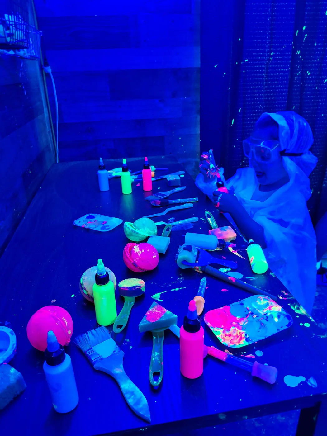 Splatter Paint Room session at InDreams Art Experience